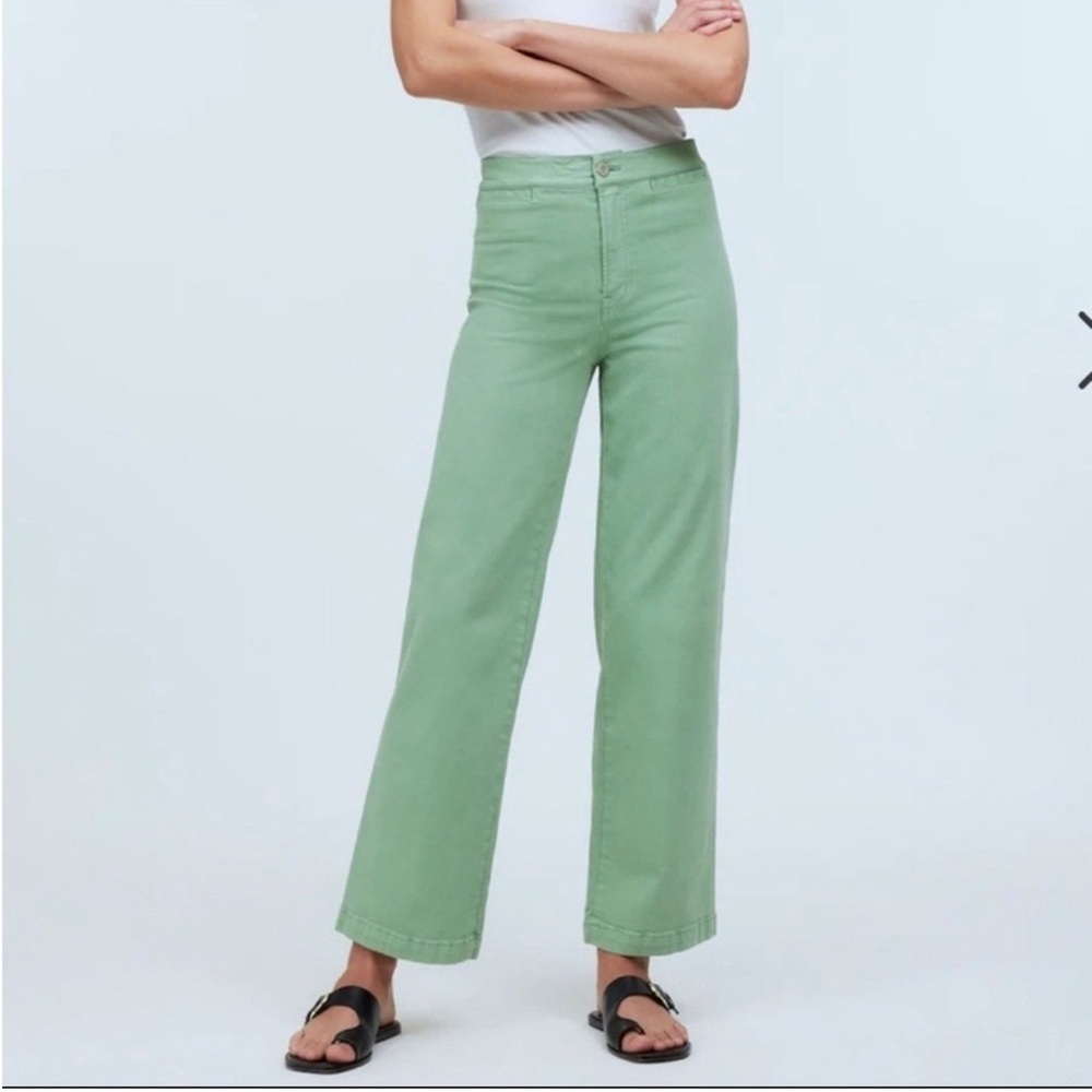 Only worn once- VGUC size 25P.  Super cute green wide leg pant!